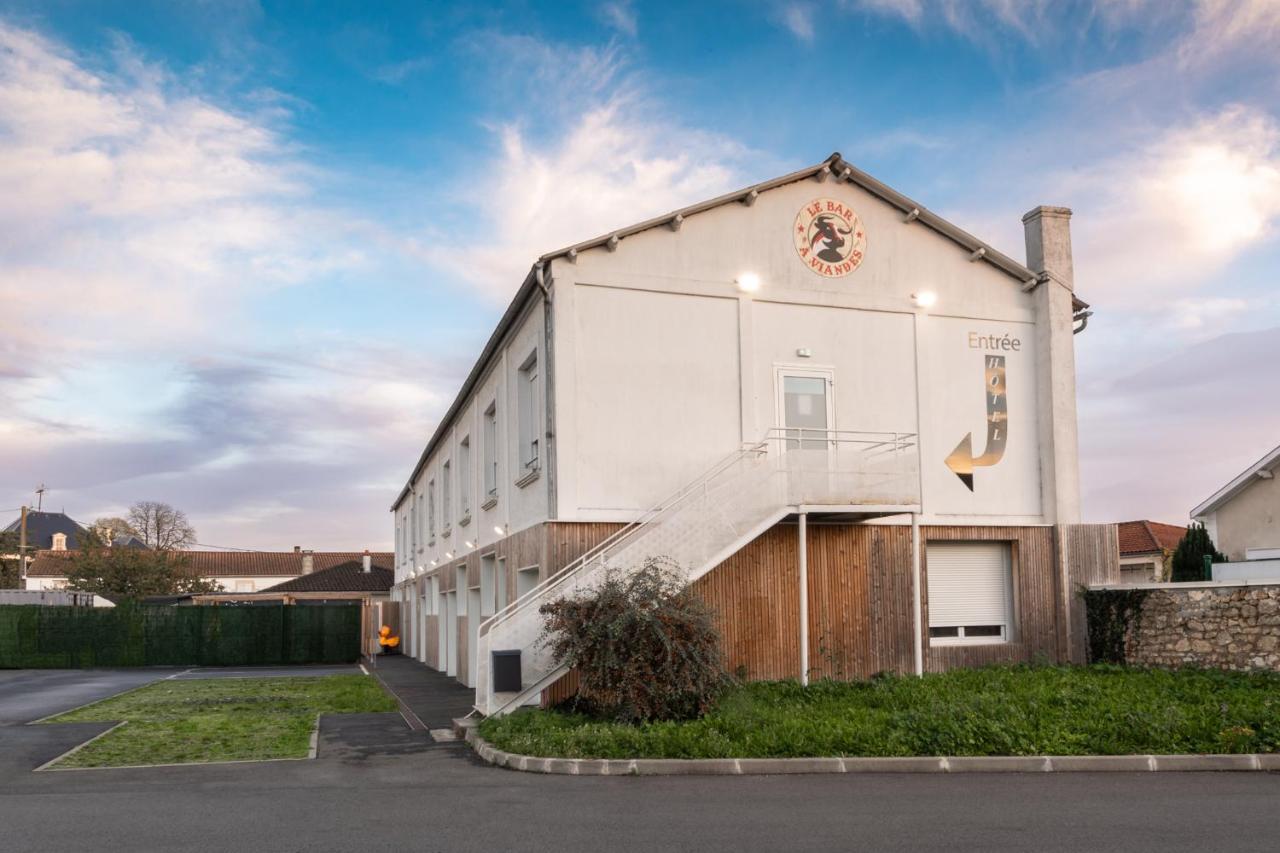 Hotel De La Gare Surgeres Luaran gambar